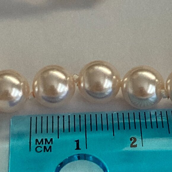 Vintage Cream Glass Pearl Necklace 30" 8mm Hand Knotted Opera Length Gold Tone - Picture 10 of 11